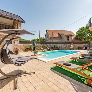  Apartament Toni